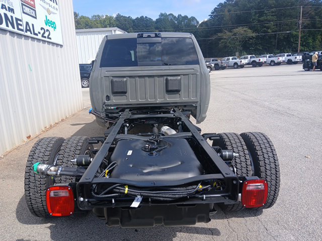 New 2027 RAM 4500 4x4 Crew Cab DRW w/ Laramie Trim Package image 4