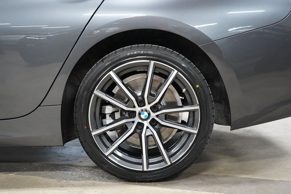 Used 2020 BMW 330i xDrive Sedan AWD/4WD image 35