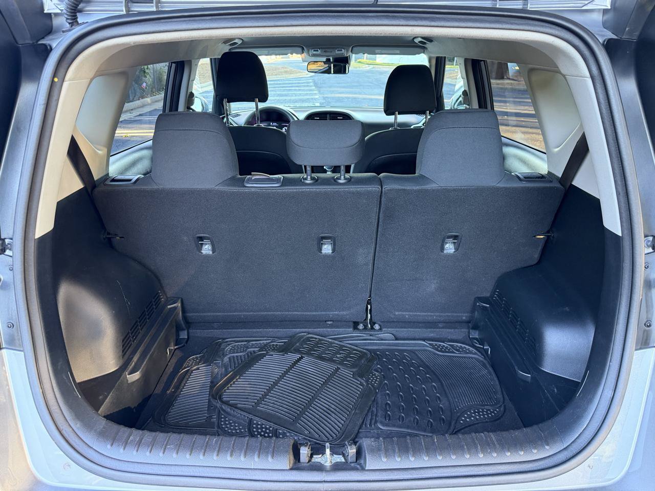 Used 2024 Kia Soul LX w/ Option Group 015 FWD image 28