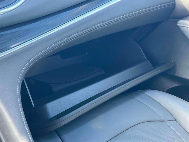 Used 2022 Buick Enclave Essence w/ Sport Touring Edition image 29