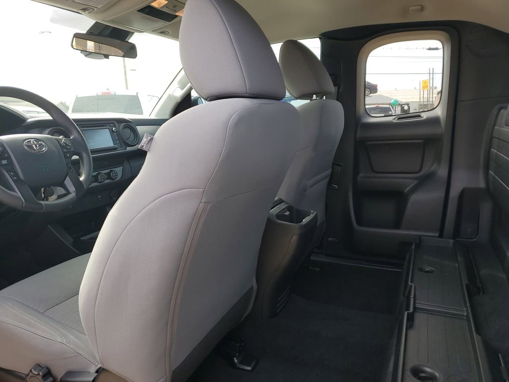 Used 2019 Toyota Tacoma SR image 9