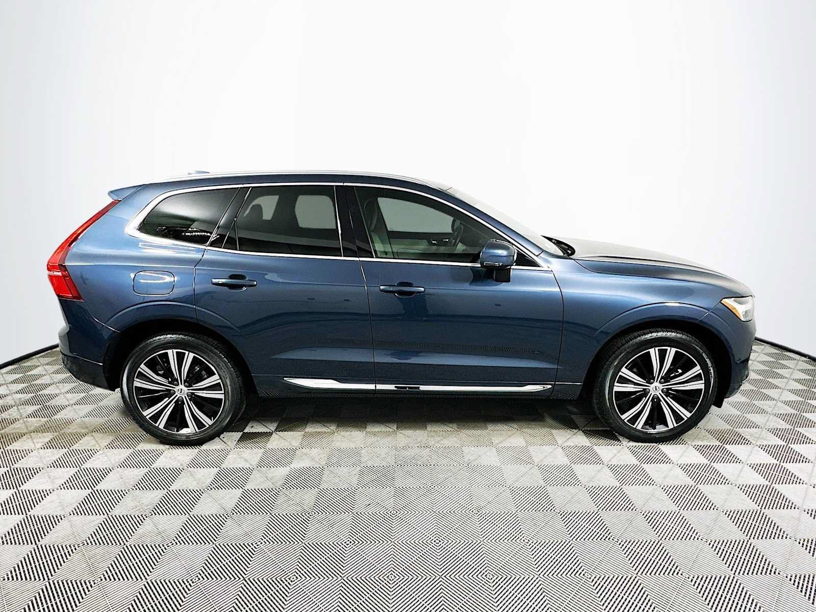 Used 2023 Volvo XC60 B5 Plus w/ Protection Package Premier FWD image 8