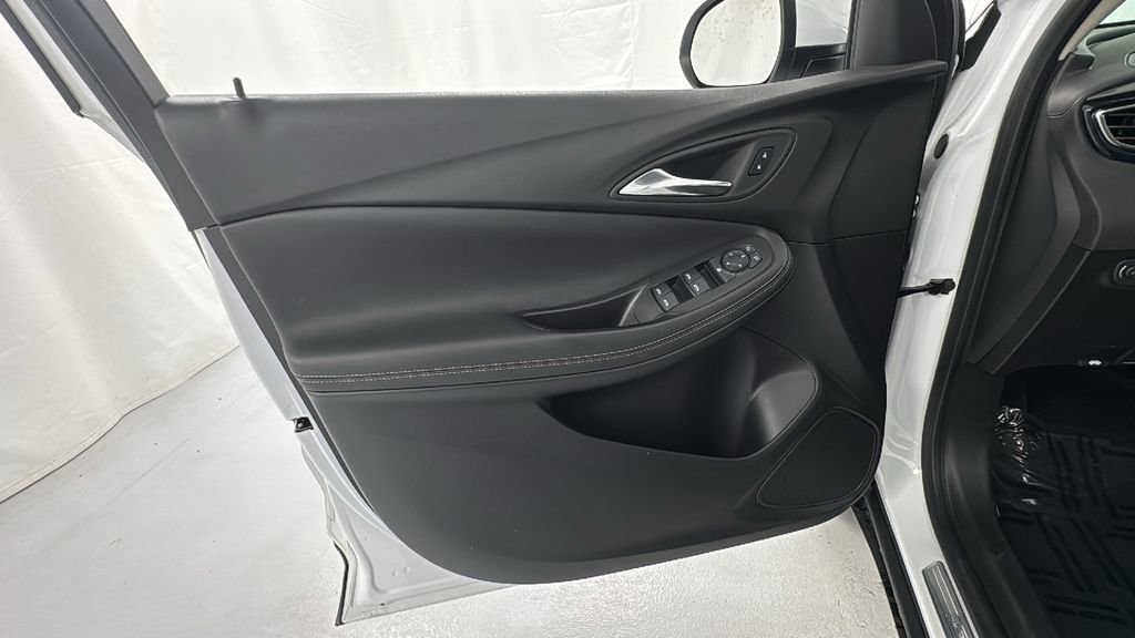 Used 2023 Buick Encore GX Select image 18