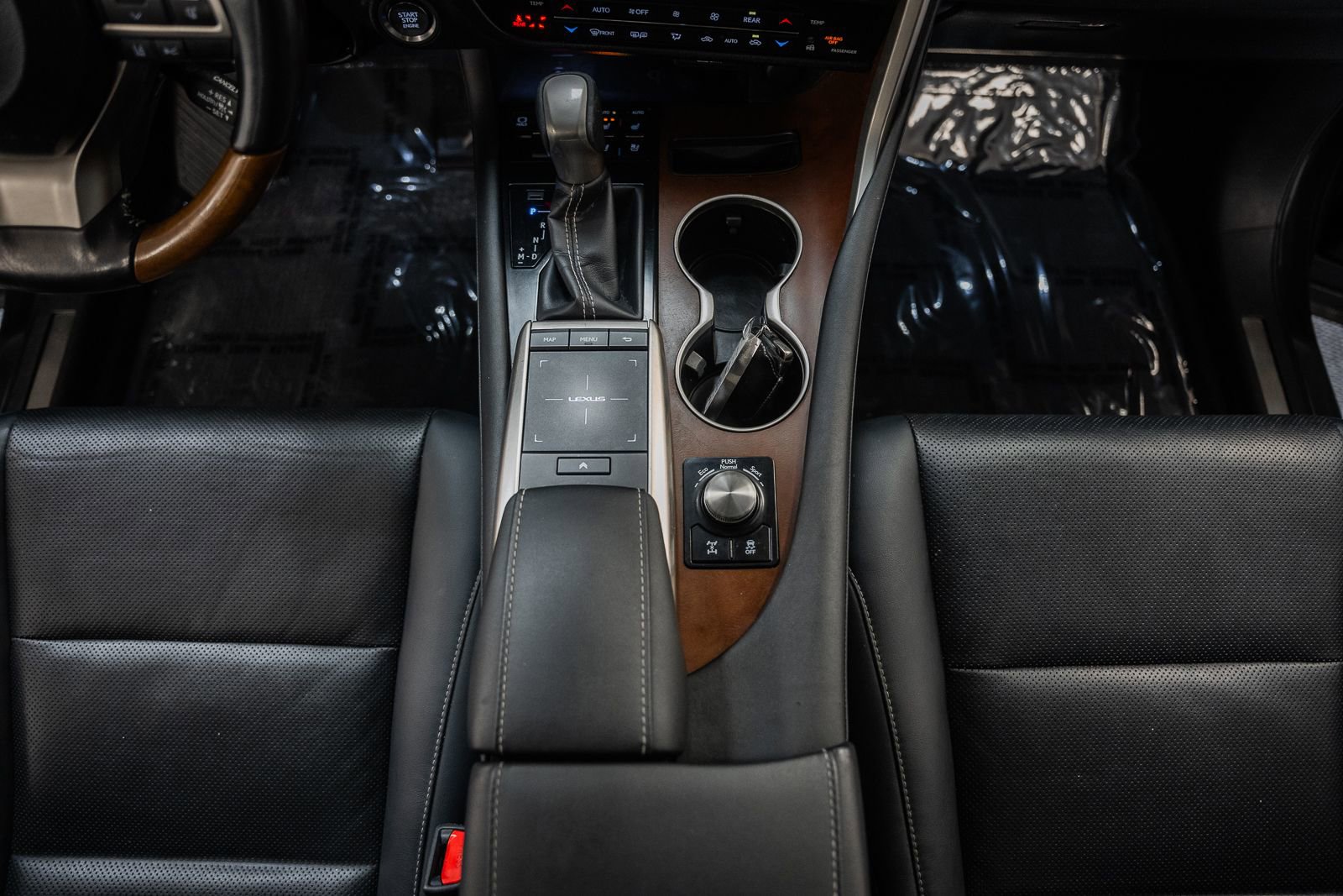 Used 2021 Lexus RX 350L Premium w/ Premium Package image 35