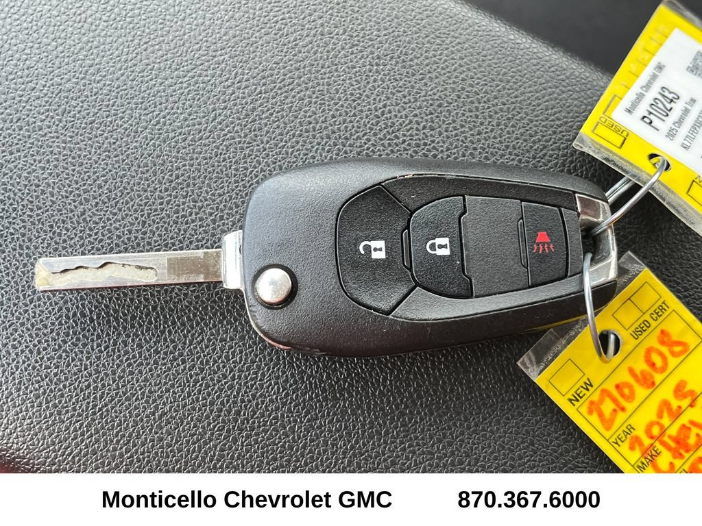 Used 2025 Chevrolet Trax LS FWD image 22