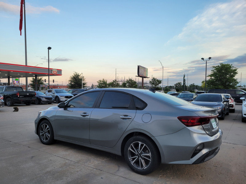 Used 2023 Kia Forte LXS FWD image 6