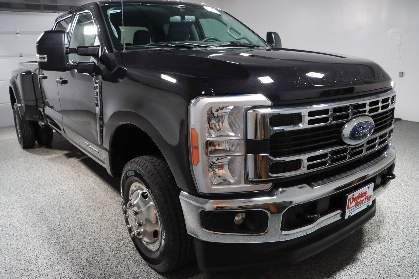 Used 2023 Ford F350 XLT AWD/4WD image 5