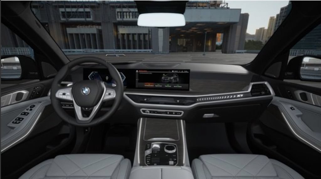 Used 2026 BMW X7 xDrive40i AWD/4WD image 4