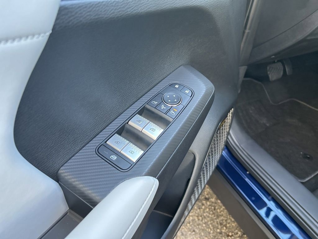 New 2025 Mitsubishi Outlander SE image 36