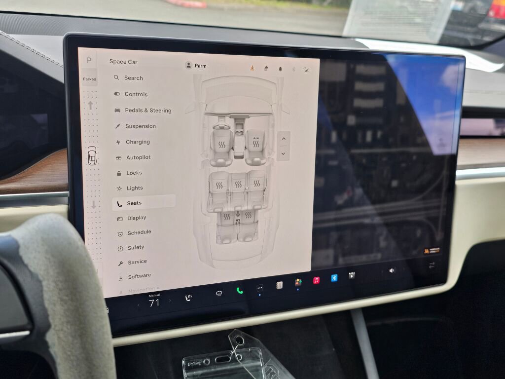 Used 2022 Tesla Model X image 38
