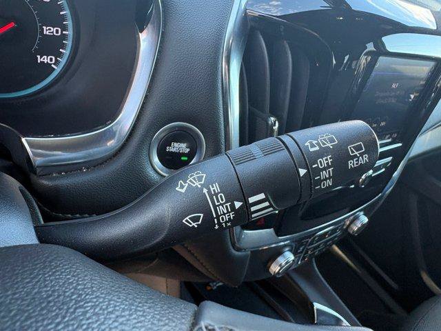 Used 2023 Chevrolet Traverse LT FWD image 23