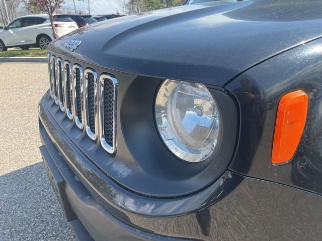 Used 2017 Jeep Renegade Latitude w/ Popular Equipment Group AWD/4WD image 13