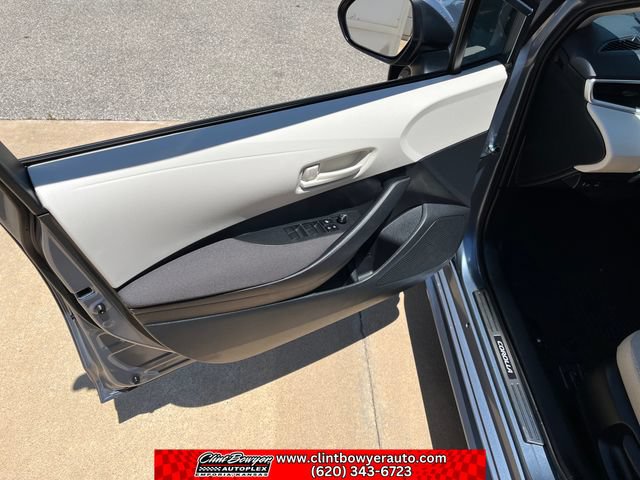 Used 2025 Toyota Corolla LE w/ Convenience Package FWD image 11
