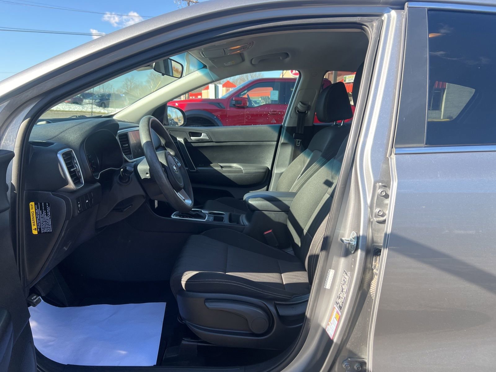 Used 2021 Kia Sportage LX image 11