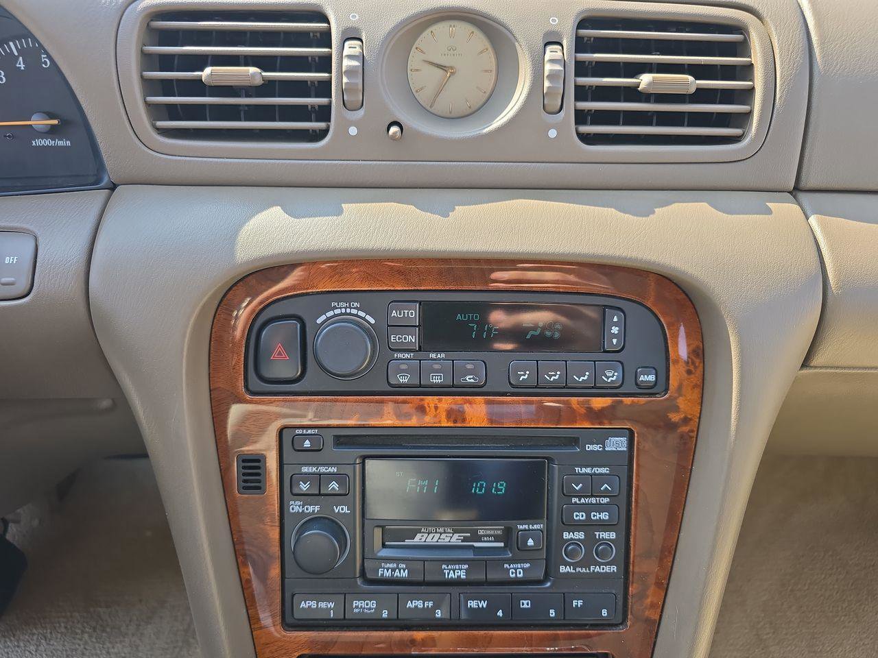 Used 1997 INFINITI J30 RWD image 9