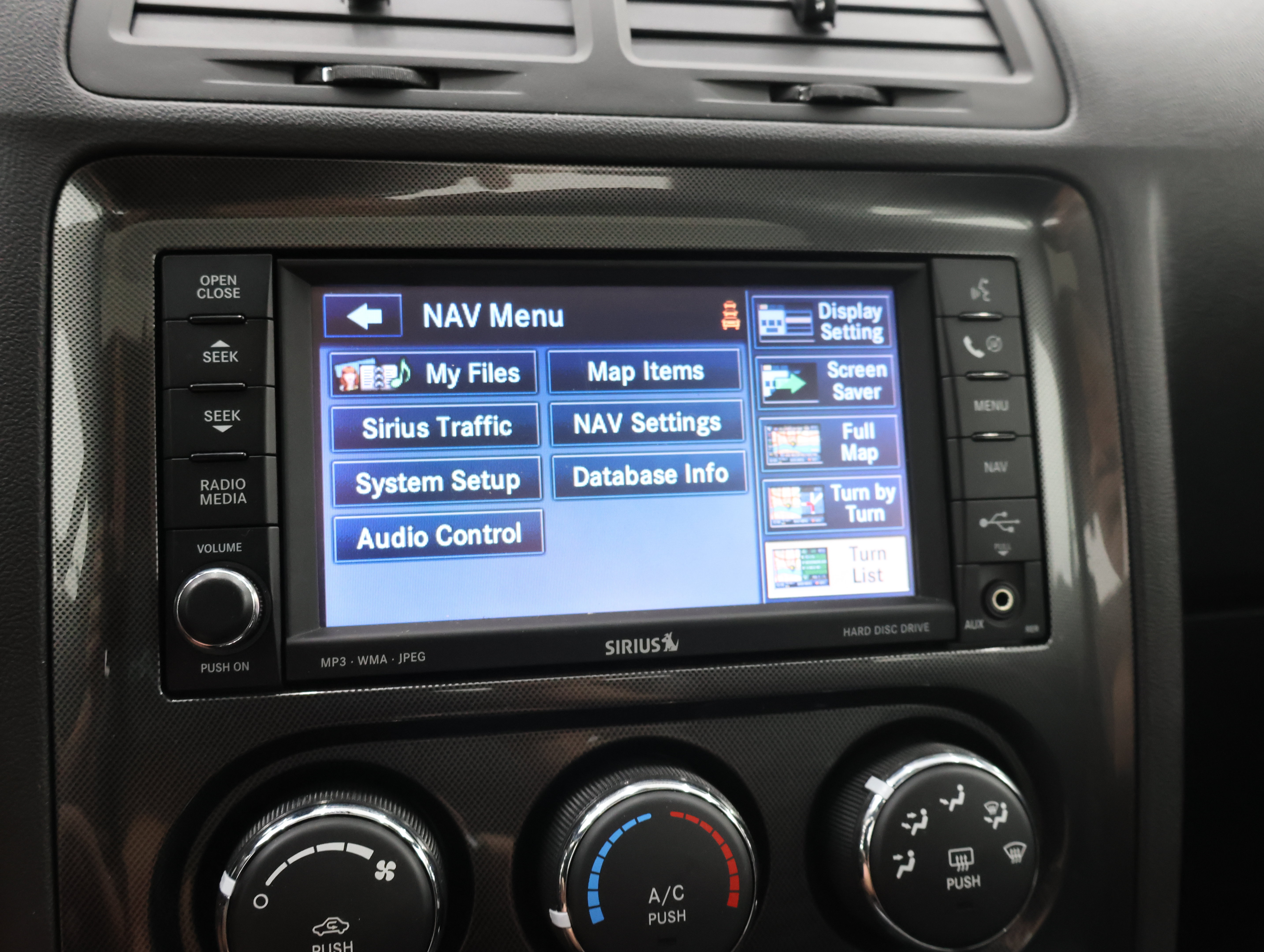 Used 2010 Dodge Challenger R/T RWD image 36