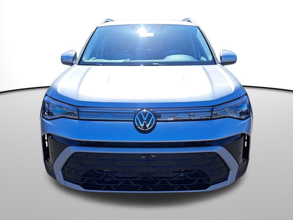 New 2025 Volkswagen Taos SEL image 2