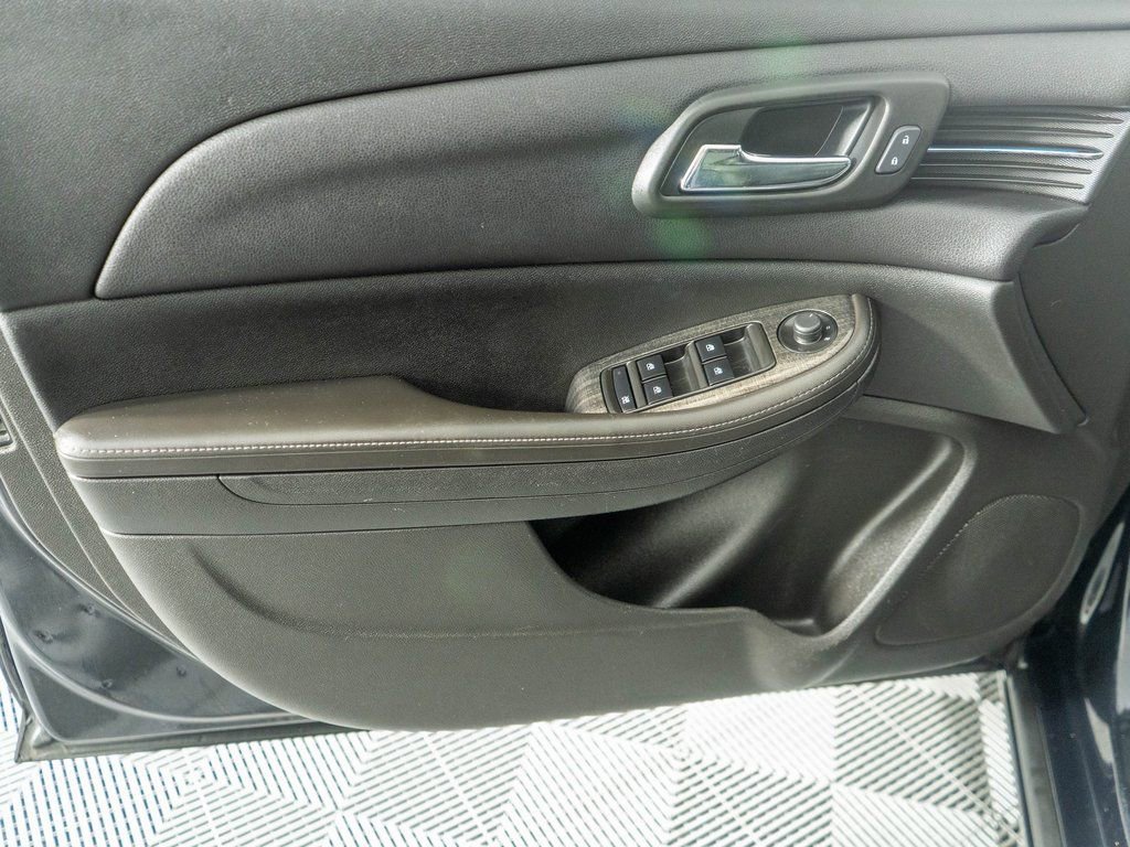 Used 2015 Chevrolet Malibu LT image 22