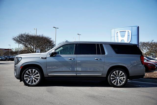 Used 2021 GMC Yukon XL Denali w/ Denali Ultimate Package image 4