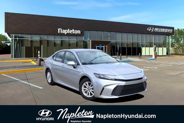 Used 2025 Toyota Camry LE image 1