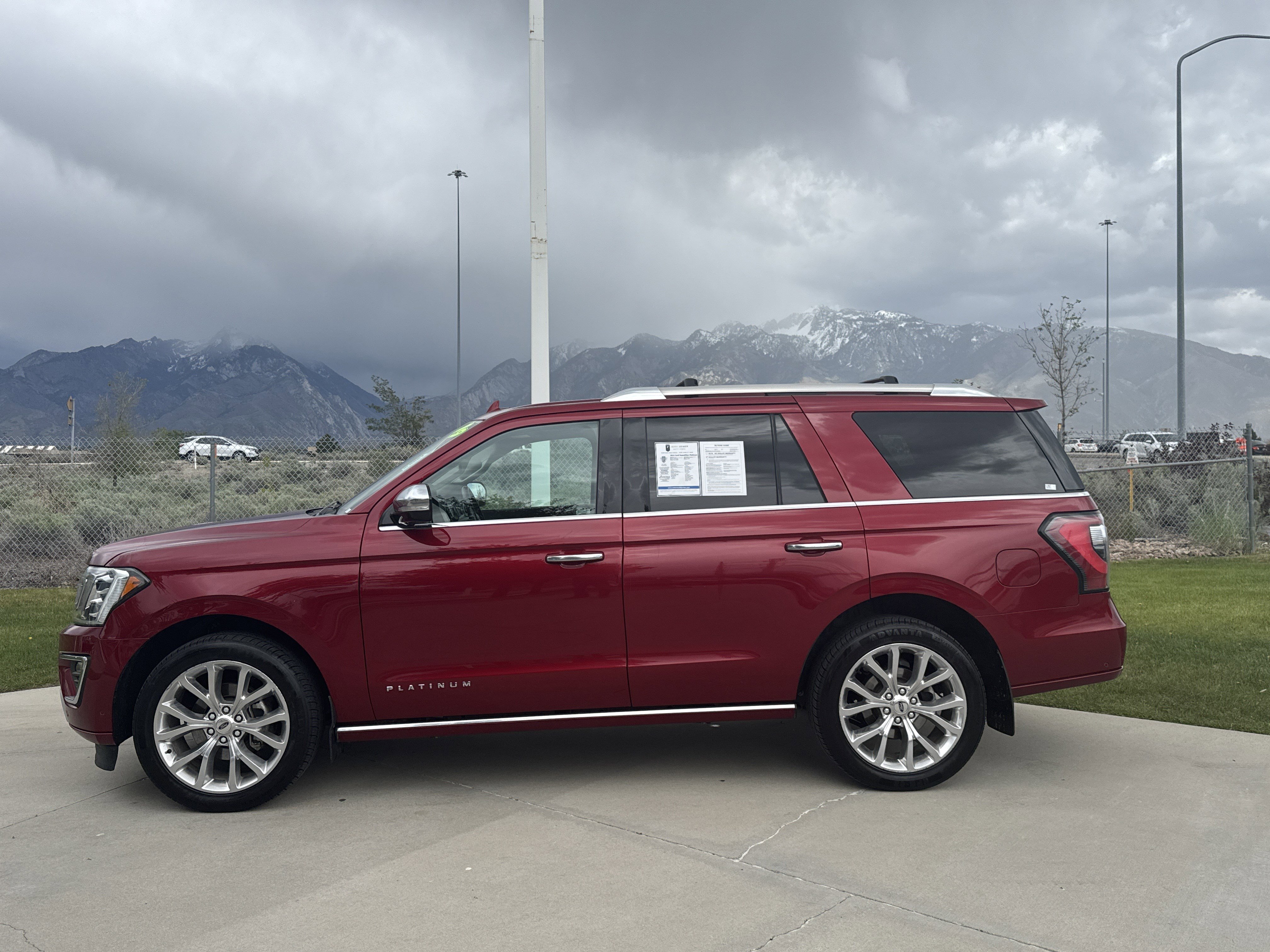 Used 2019 Ford Expedition Platinum AWD/4WD image 2
