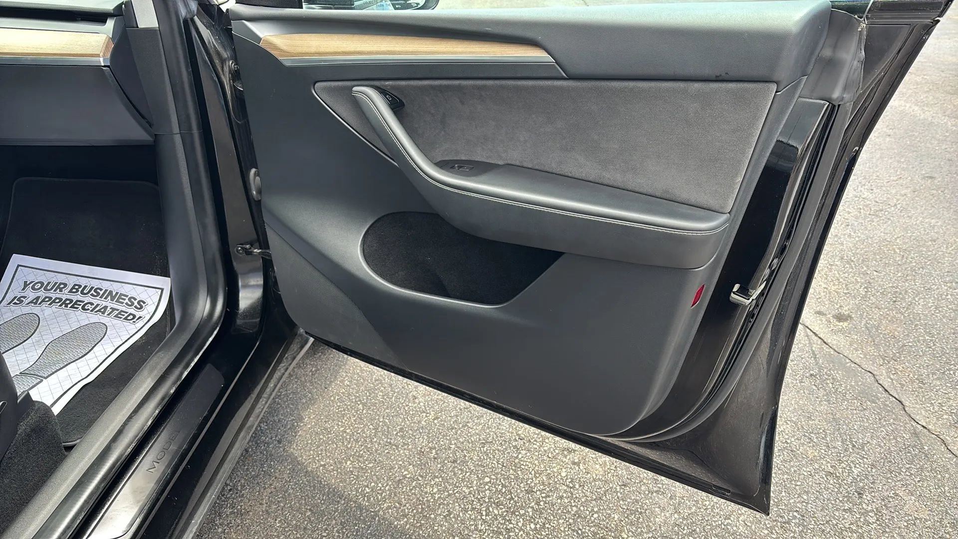 Used 2022 Tesla Model Y Long Range AWD/4WD image 15