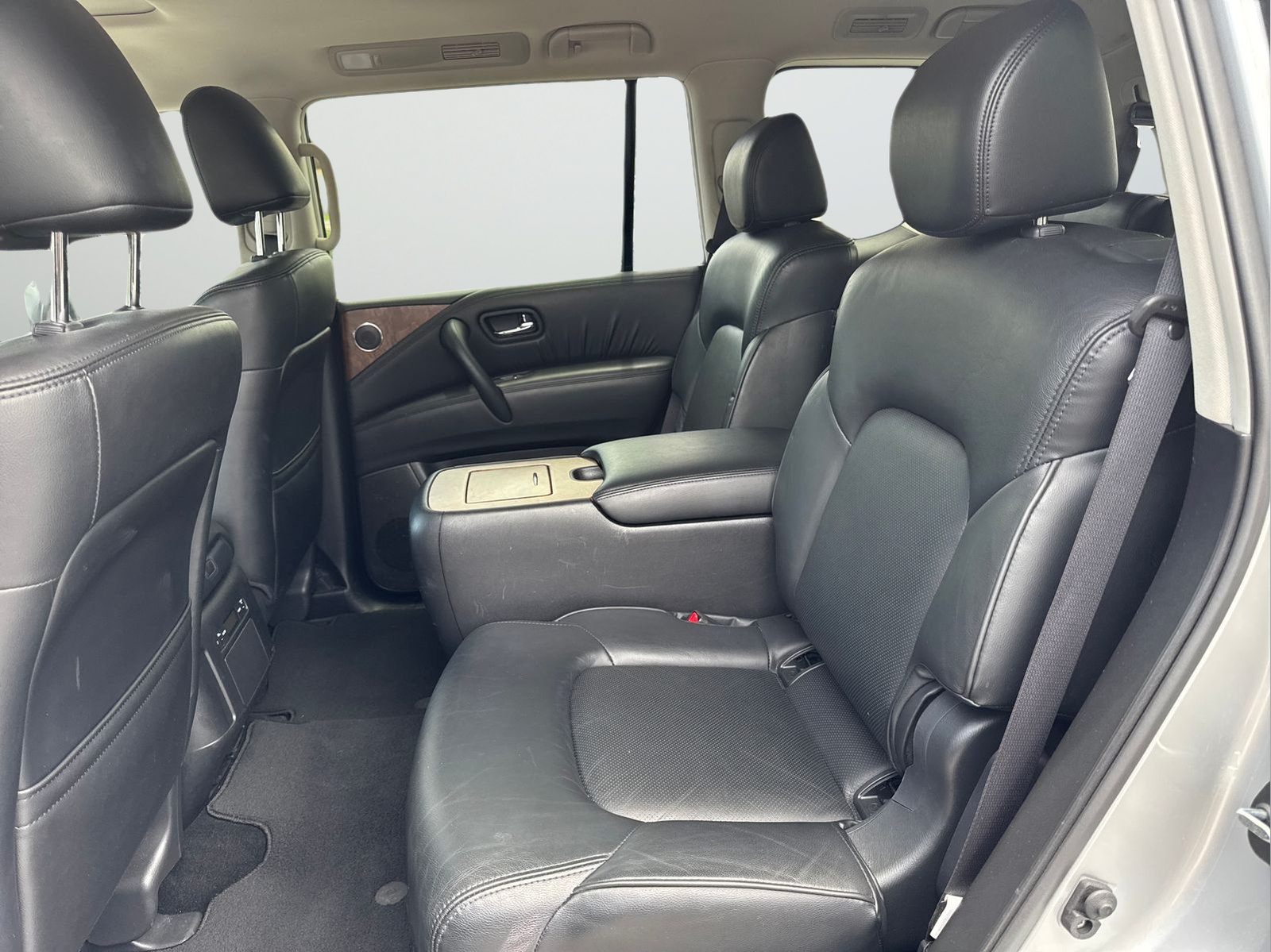 Used 2024 Nissan Armada SL w/ Captain's Chairs Package AWD/4WD image 34