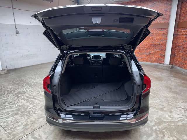 Used 2022 GMC Terrain SLT w/ Tech Package image 26