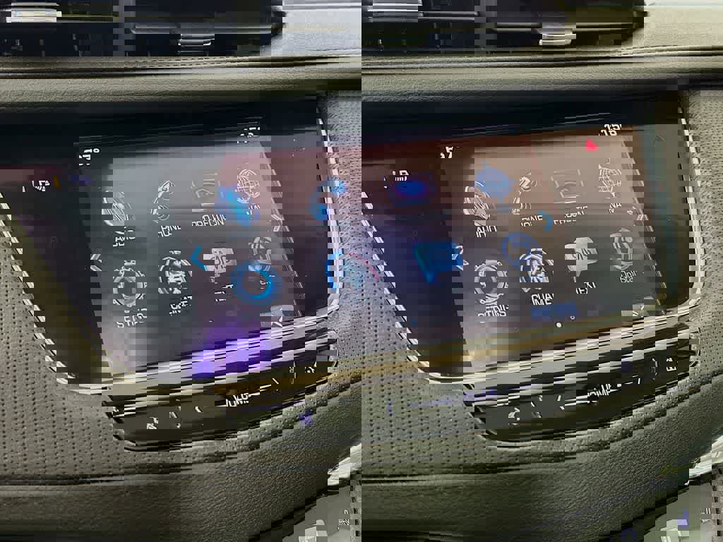 Used 2017 Cadillac XT5 Luxury w/ Driver Awareness Package AWD/4WD image 17