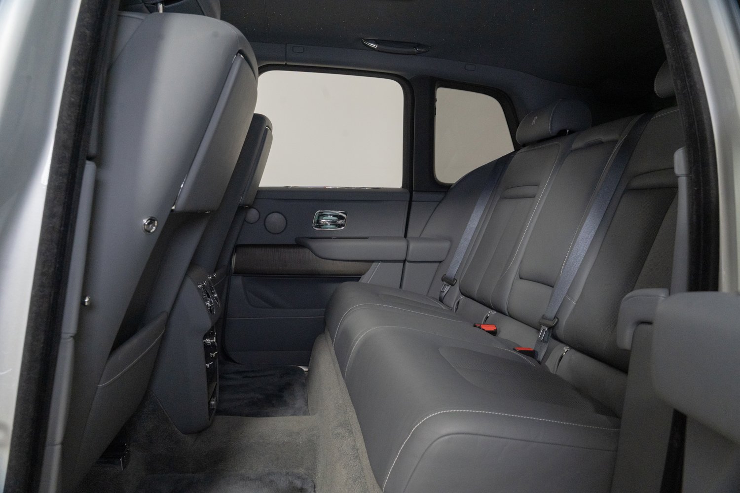 Used 2023 Rolls-Royce Cullinan AWD/4WD image 25
