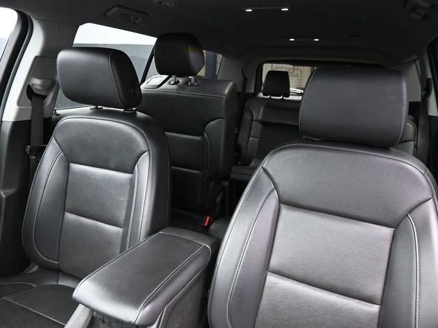 Used 2023 GMC Acadia SLT image 17