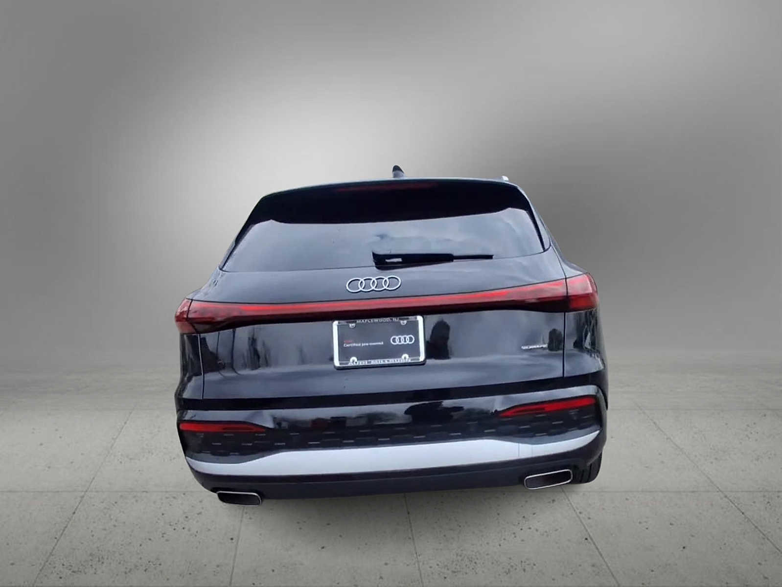 Certified 2025 Audi Q5 Premium w/ 19" Wheel Package AWD/4WD image 7