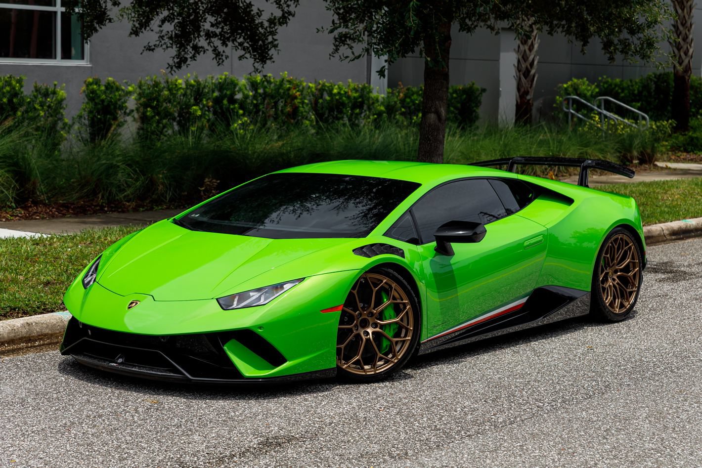Used 2018 Lamborghini Huracan Performante AWD/4WD image 37