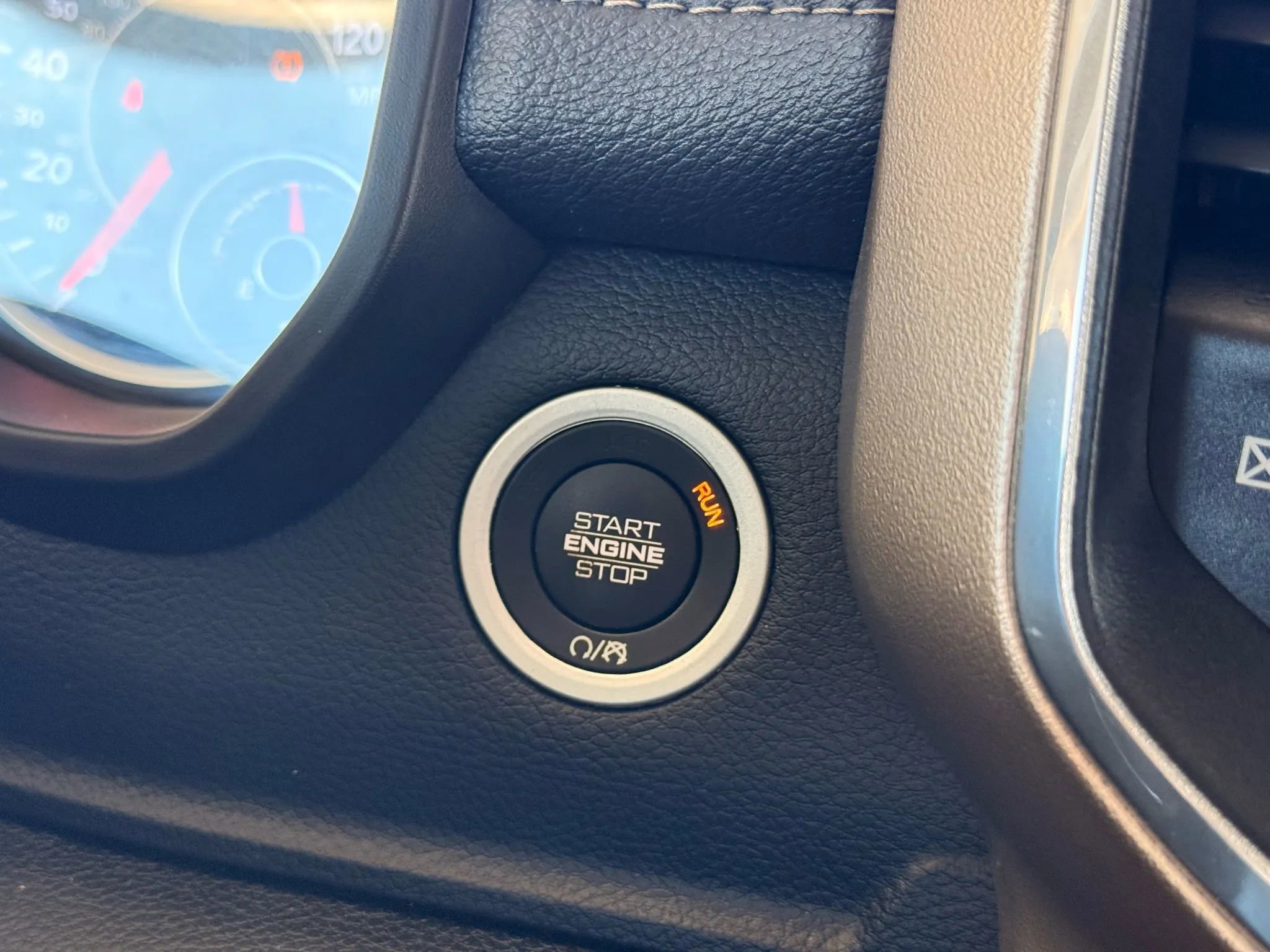 Used 2019 RAM 1500 Laramie AWD/4WD image 27