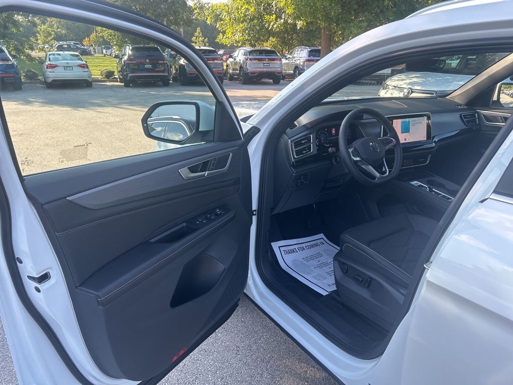 New 2026 Volkswagen Atlas Cross Sport SE image 9