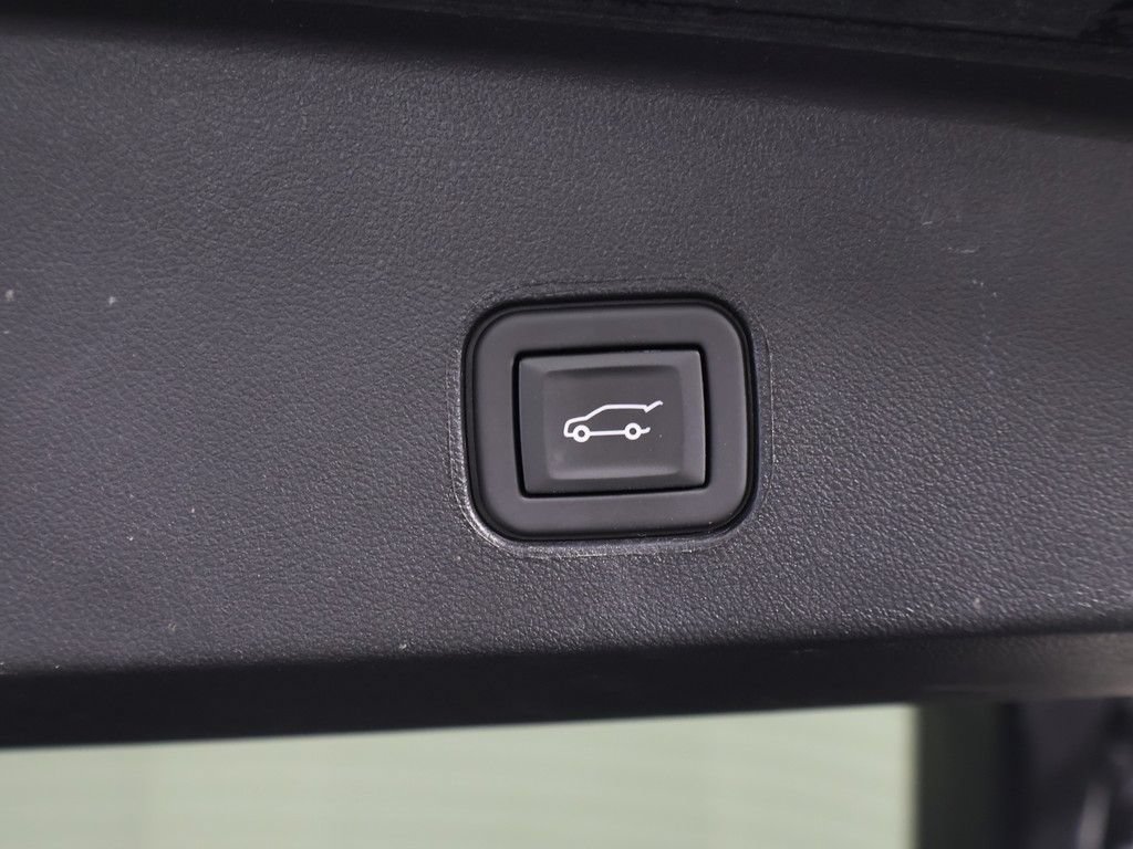 Used 2024 Cadillac Lyriq Tech RWD image 21
