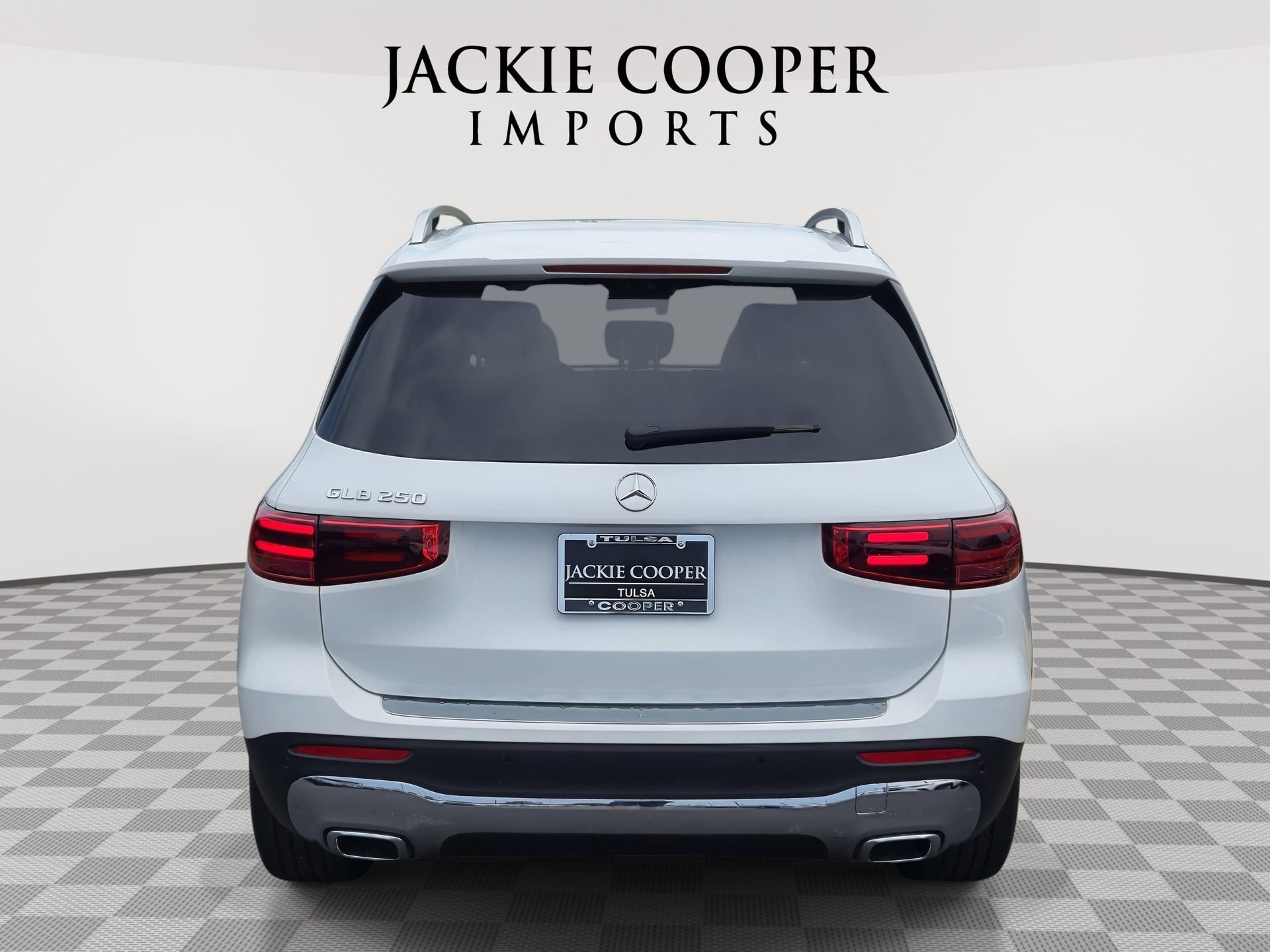 Certified 2025 Mercedes-Benz GLB 250 image 4