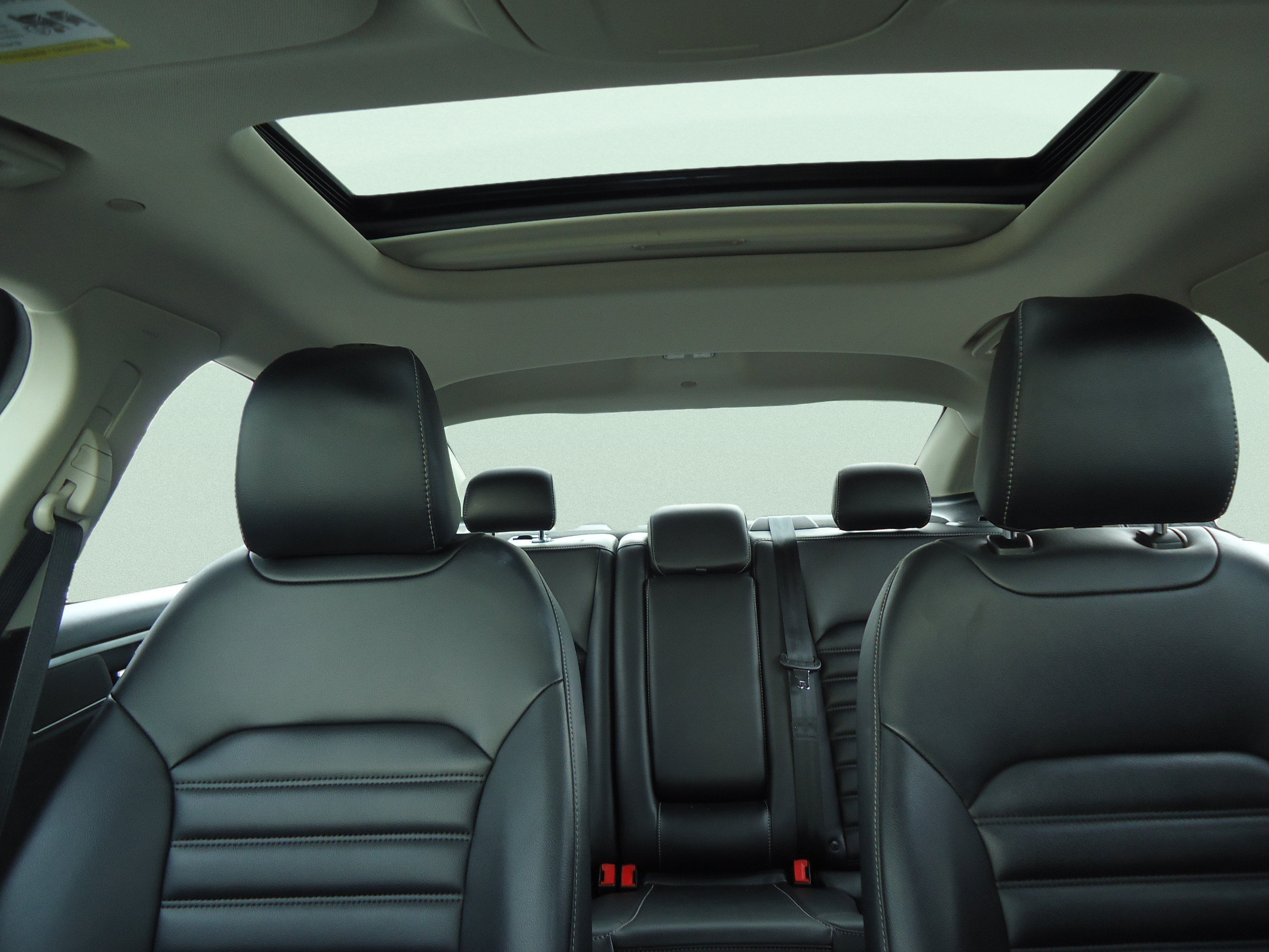 Used 2020 Ford Fusion SEL FWD image 32