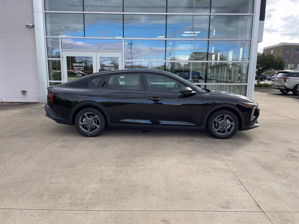 New 2026 Kia K4 FWD image 4