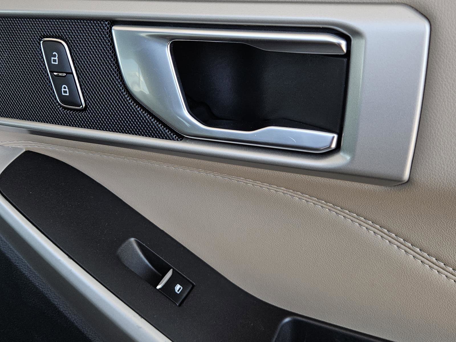 Used 2023 Ford Explorer XLT w/ Equipment Group 202A image 32