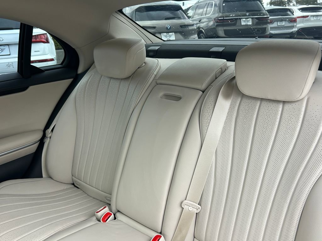 Used 2023 Mercedes-Benz S 500 4MATIC image 29