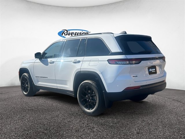 New 2026 Jeep Grand Cherokee Altitude image 3