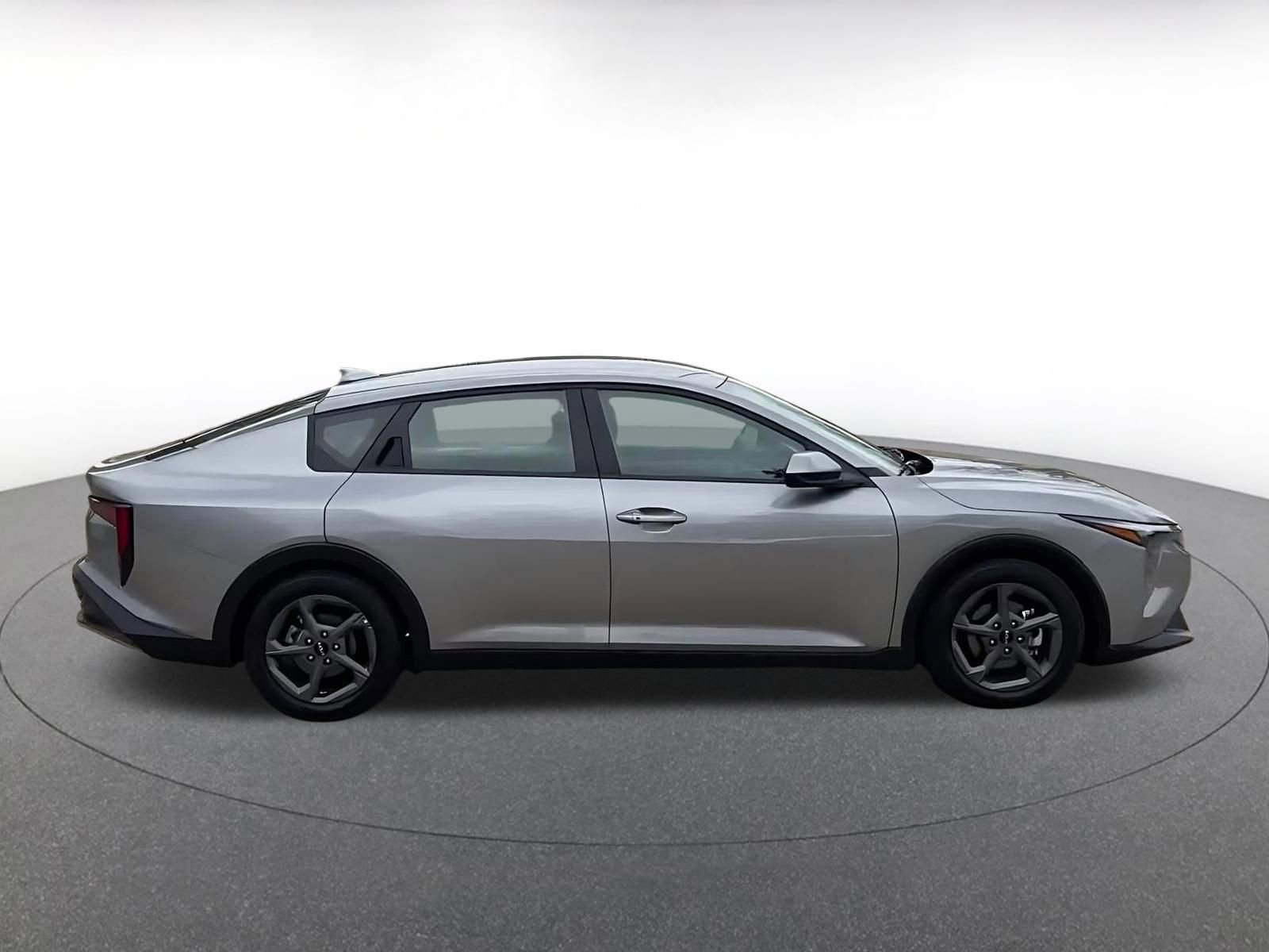 Used 2025 Kia K4 LXS image 16