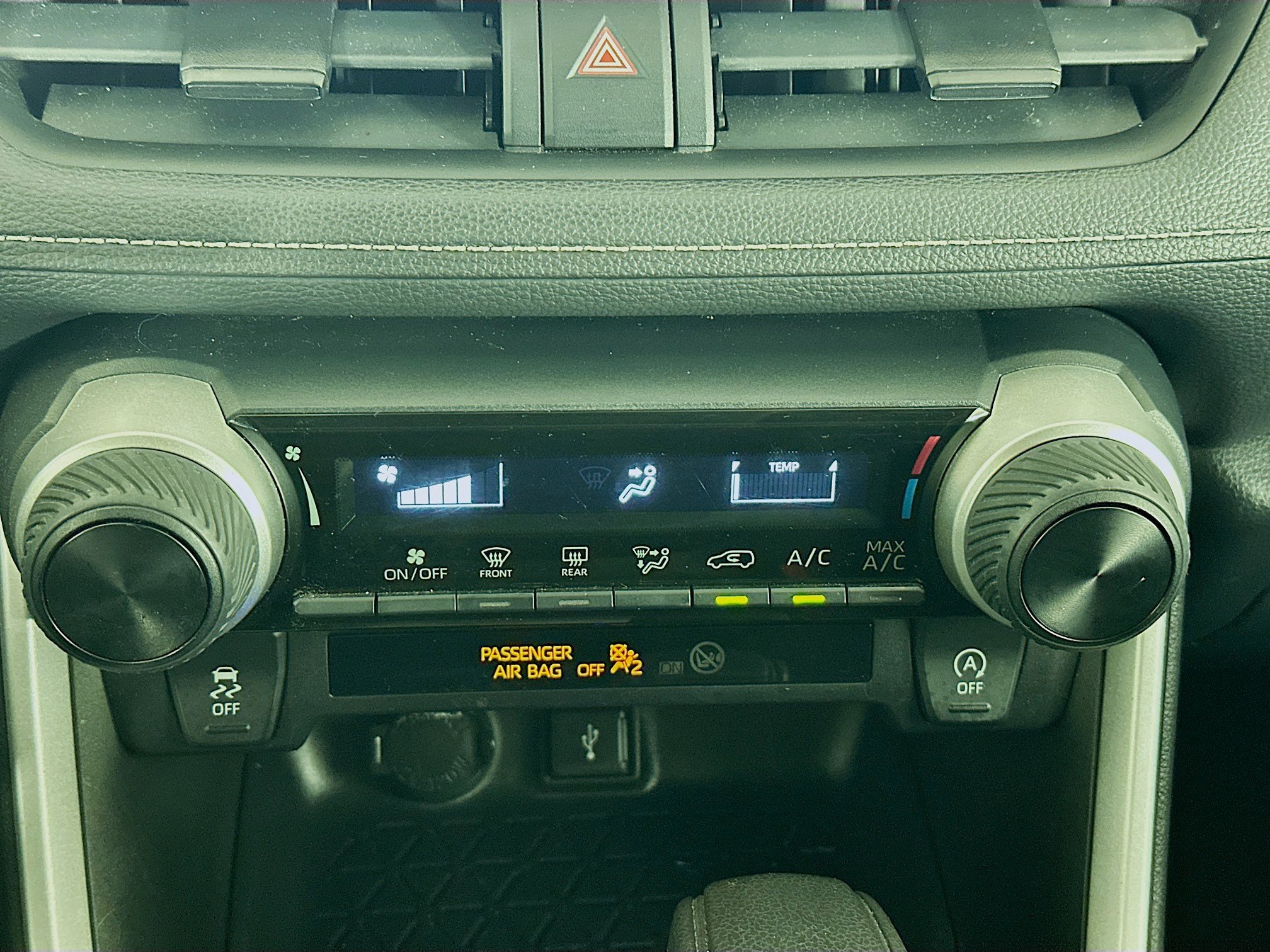 Used 2021 Toyota RAV4 LE AWD/4WD image 21