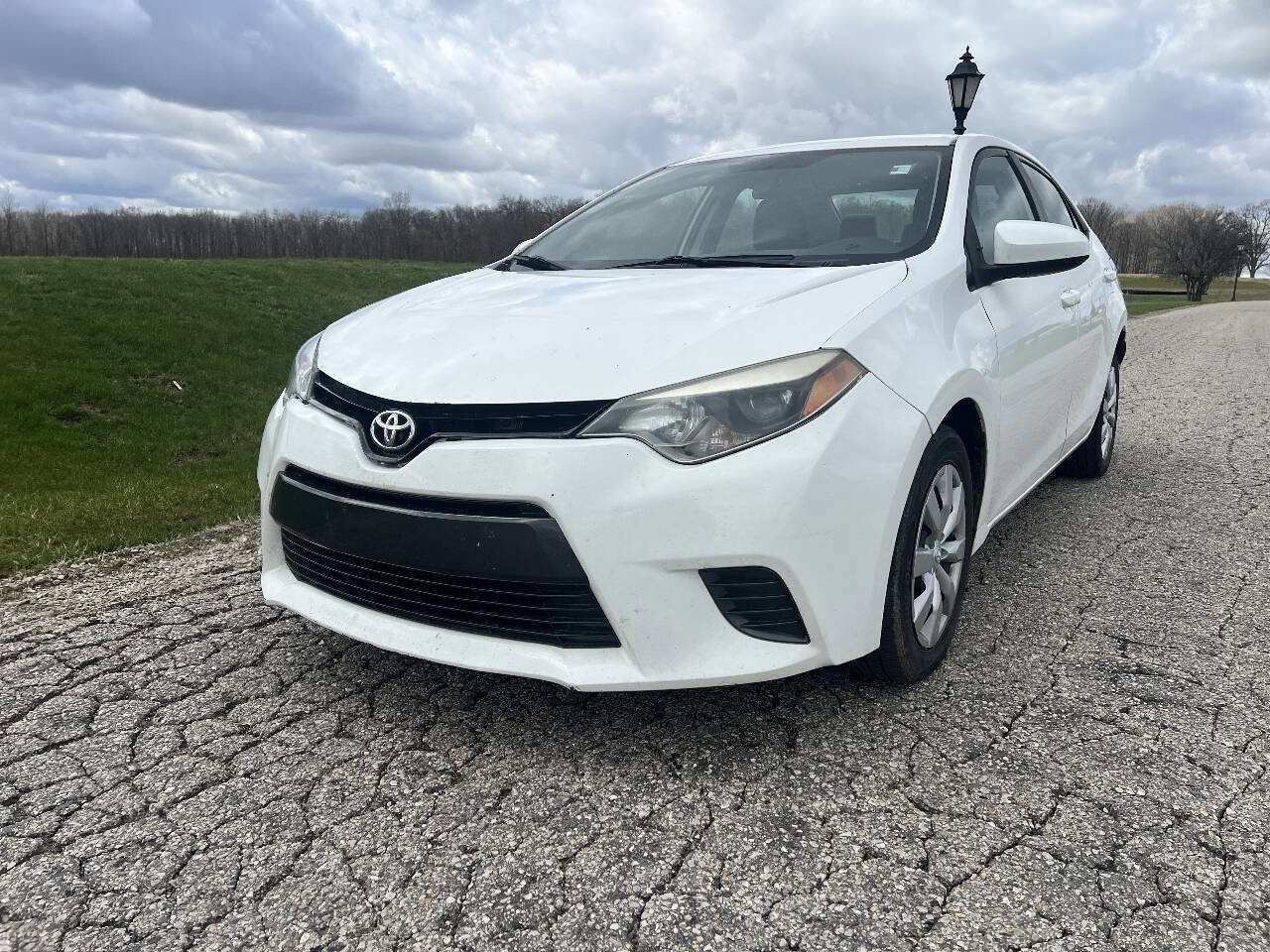 Used 2015 Toyota Corolla LE image 1