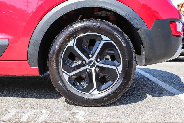 Certified 2025 Kia Niro EX FWD image 11