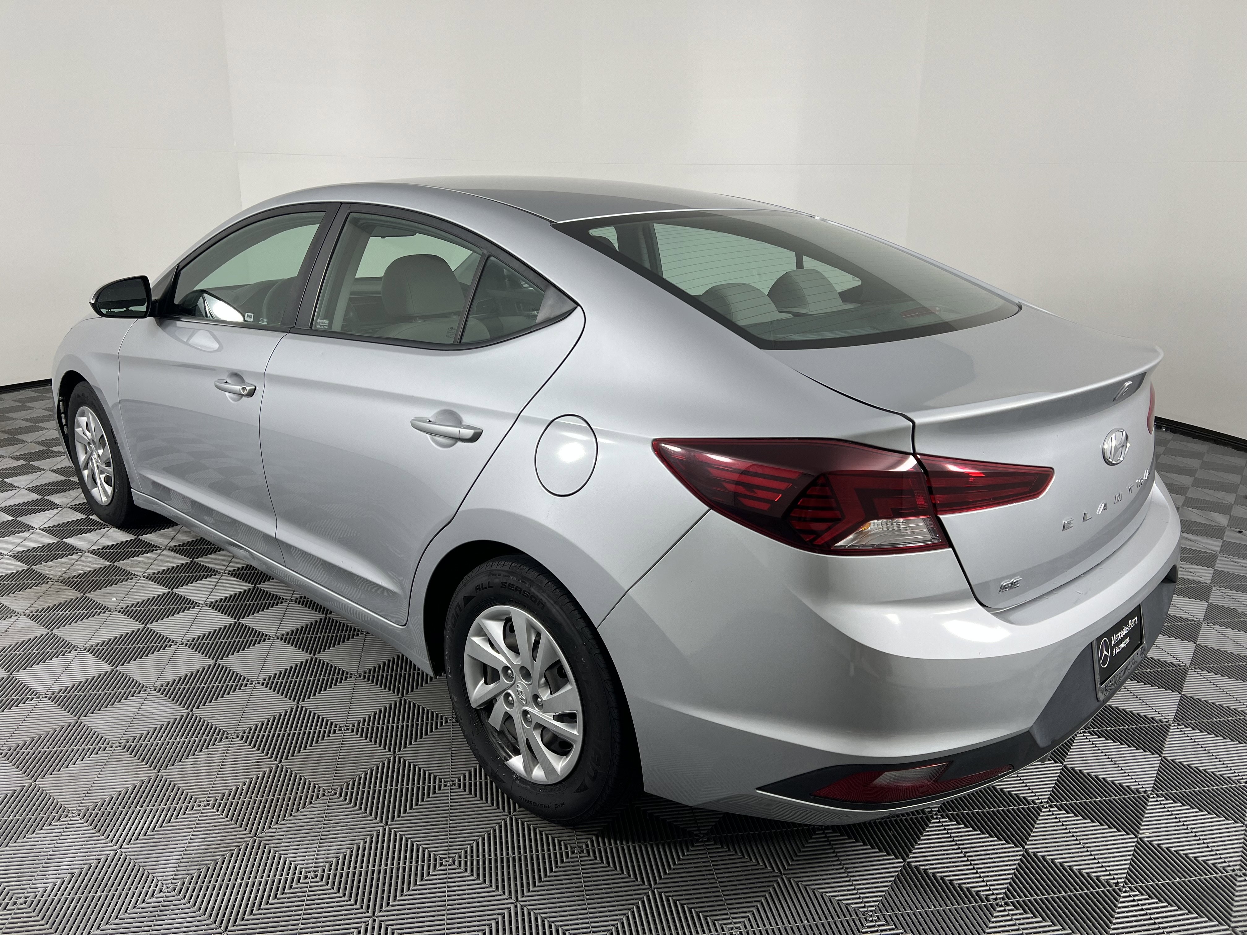 Used 2020 Hyundai Elantra SE FWD image 10