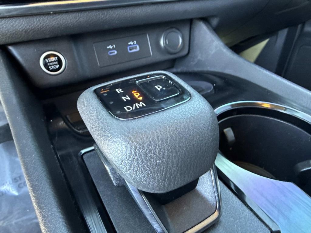 Used 2022 Nissan Rogue S image 33