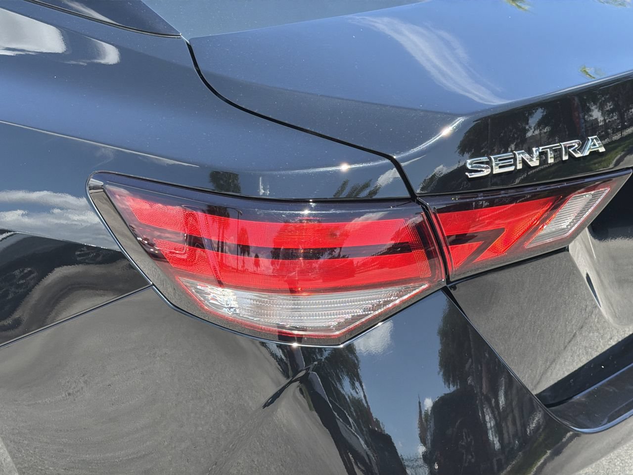 Used 2025 Nissan Sentra S FWD image 7