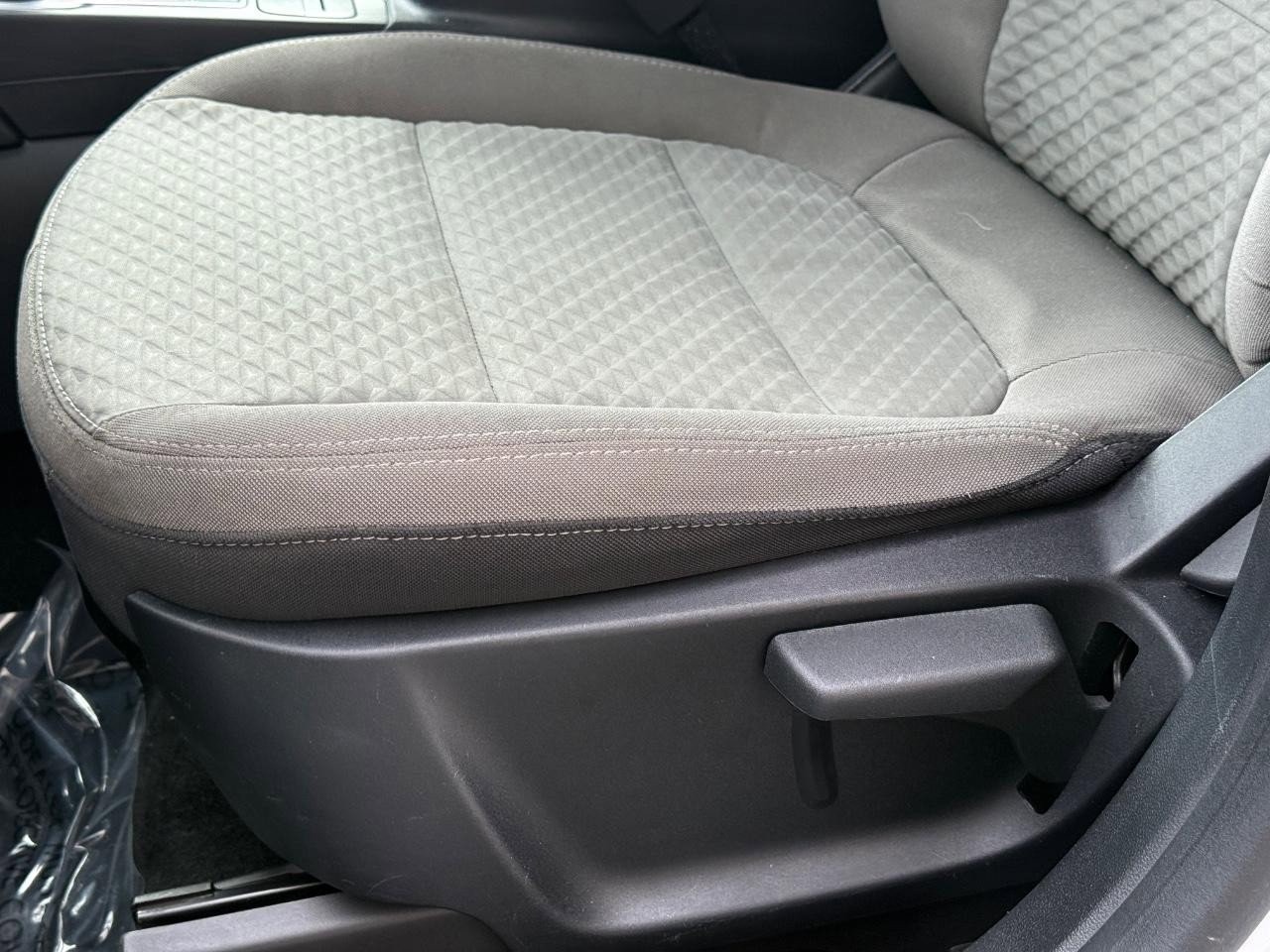 Used 2022 Ford Escape SE image 23